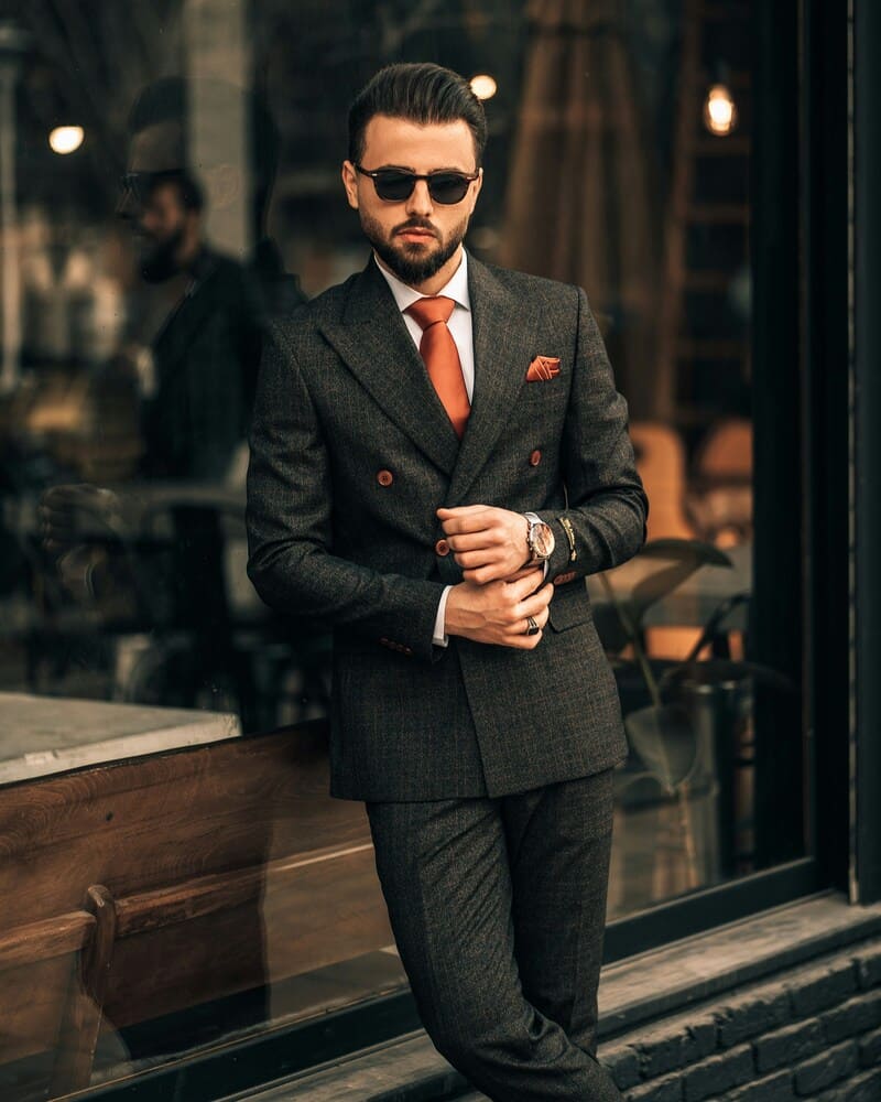 protocolo traje hombre